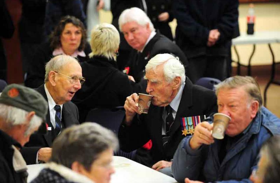 Catching up with comrades at HMNZS Toroa.