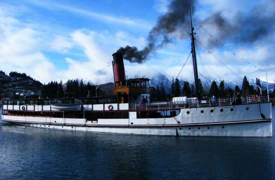 TSS Earnslaw departs.