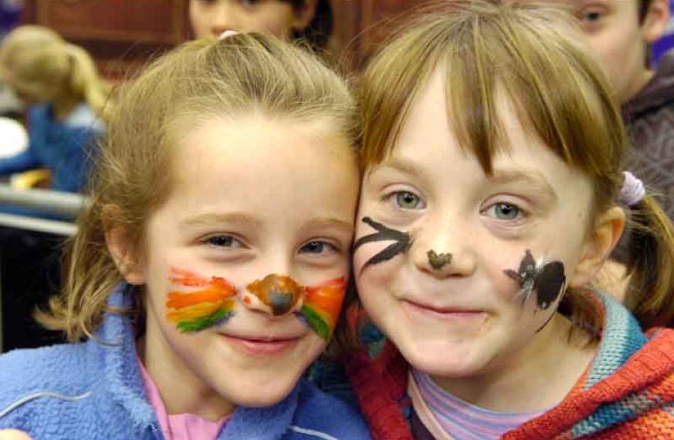 Painted faces on Poppy Kirk (5) and Loren O'Connor (5).