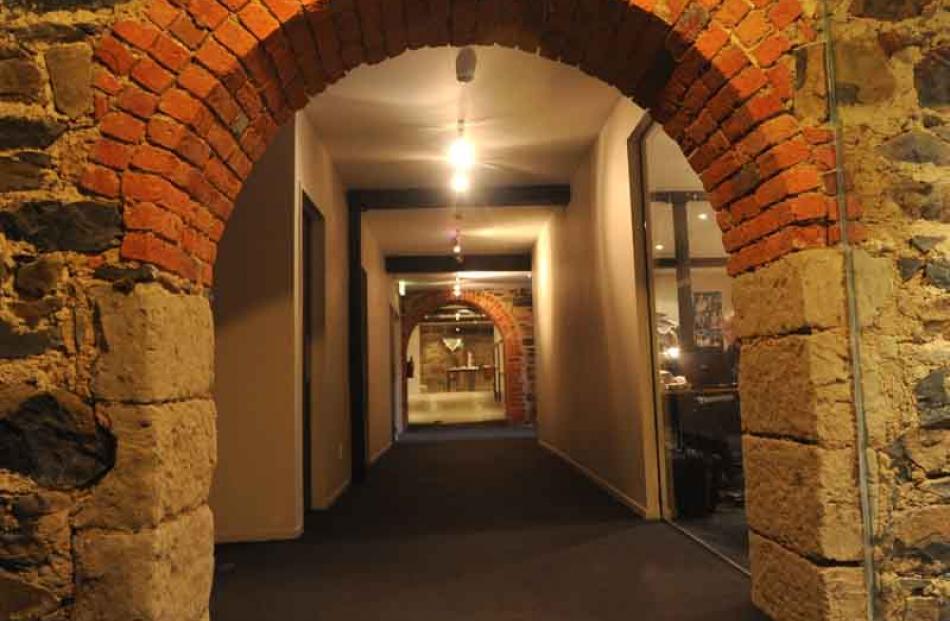 Clarion Building tunnel leads to High St.