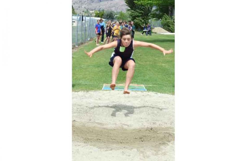 Getting some air . . .Lily Bloomfield (11), of Queenstown Primary. PHOTO LYNDA VAN KEMPEN