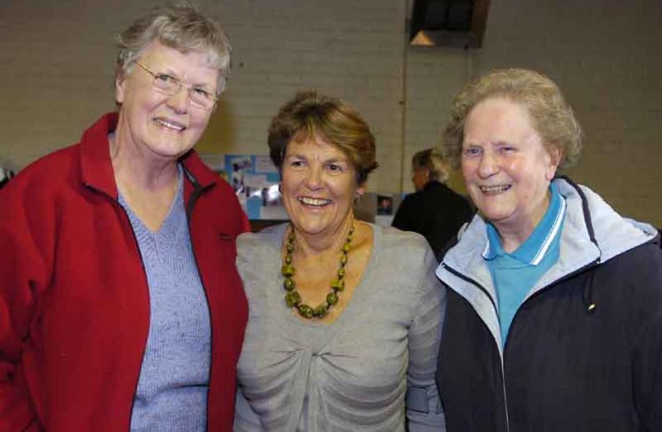 Jean Marchant, Bev Hopkins, Theresa Marriott.