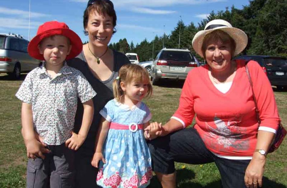 Liam (4), Kirsty and Alexandra (2) Carmichael, of Dunedin, and Margaret Deans, of Ettrick.