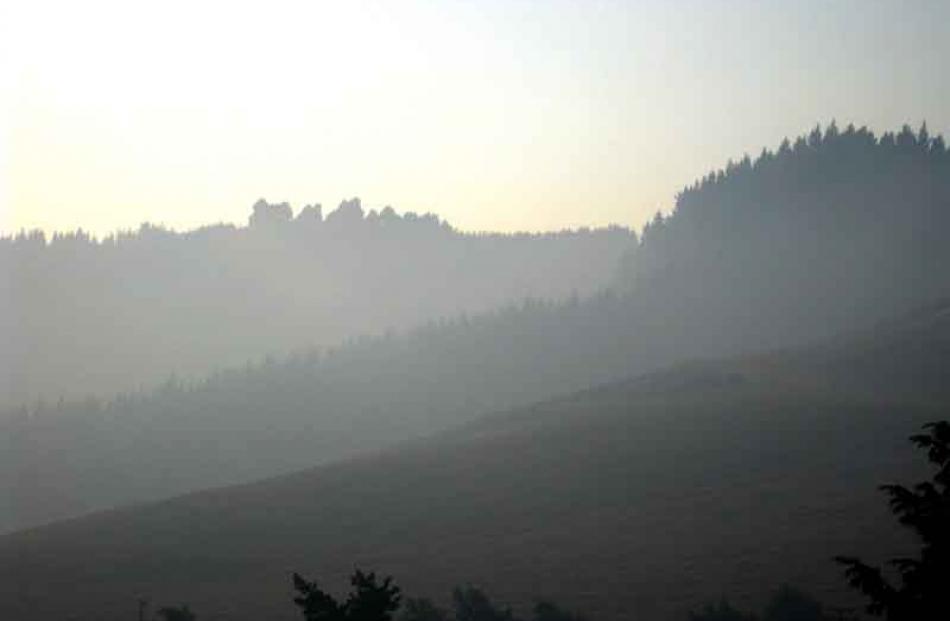 Looking towards the Chain Hills from Mosgiel. Photo by Allison Rudd.