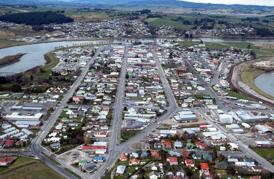 Balclutha aerial looking North down Clyde st towards the Clutha river. Photo by Stephen Jaquiery.
