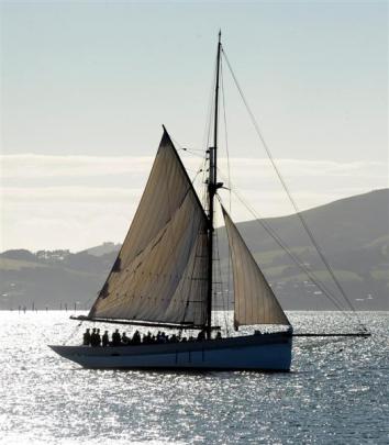 <i>Steadfast</i> nears Birch St wharf. Photo by Peter McIntosh.