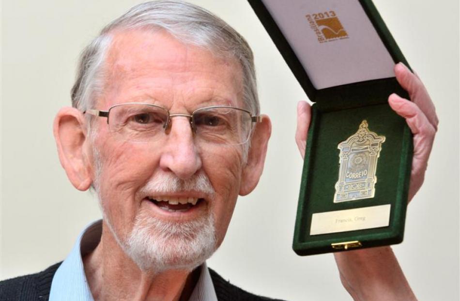 A collection of postmarks from the Otago region's postal service has won Greg Francis another...