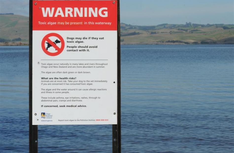 A toxic algae warning sign at Lake Waihola