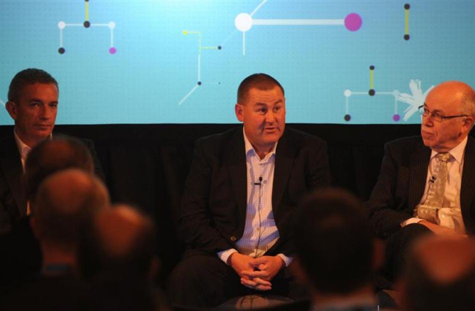 Advocating the benefits of fast fibre are (from left)  Gen-i corporate general manager Steve...