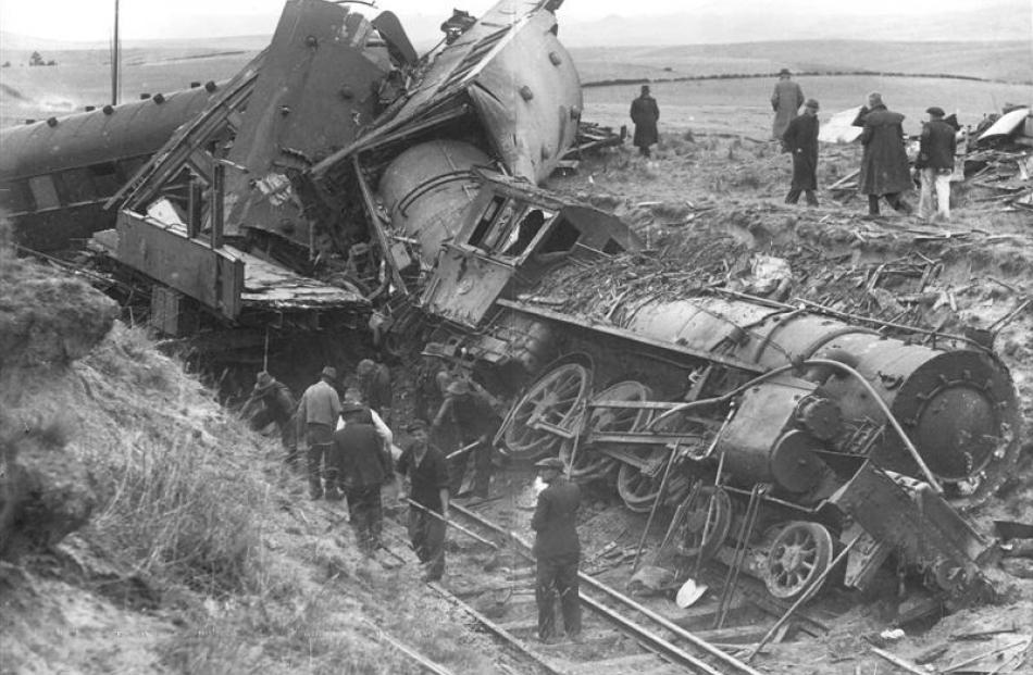 An image from the Hyde railway disaster, in which 21 people died in 1943.