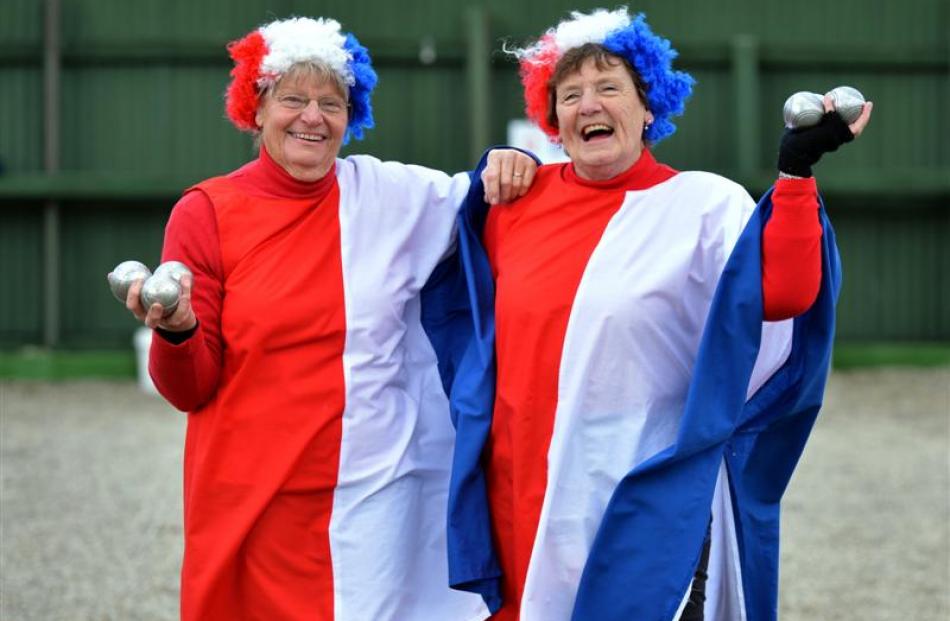 Bev Kendall and Aileen Simpson, both of Dunedin. Photos by Peter McIntosh.