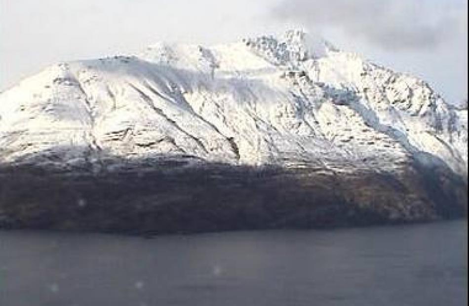 Cecil Peak in Queenstown had a good dusting of snow on it this morning.