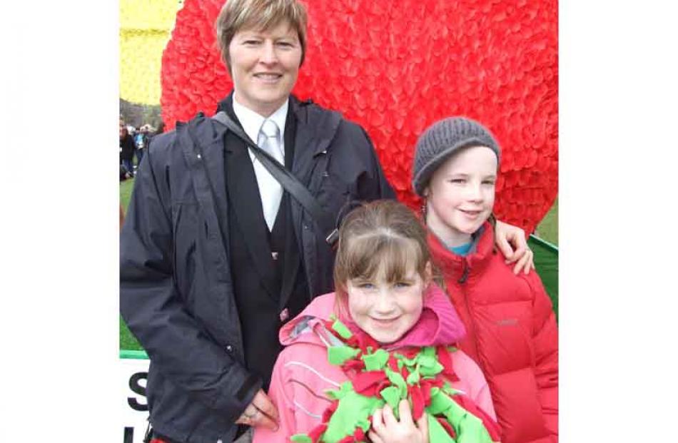 Debbie Larkins, with Lucy (7) and Rebecca Shirley (10), of Invercargill.