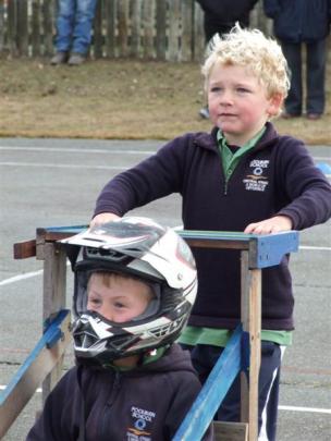 Driver Harry Stevens and pusher Hudson McKnight (both 7) wait for the flag to fall. Photos by...