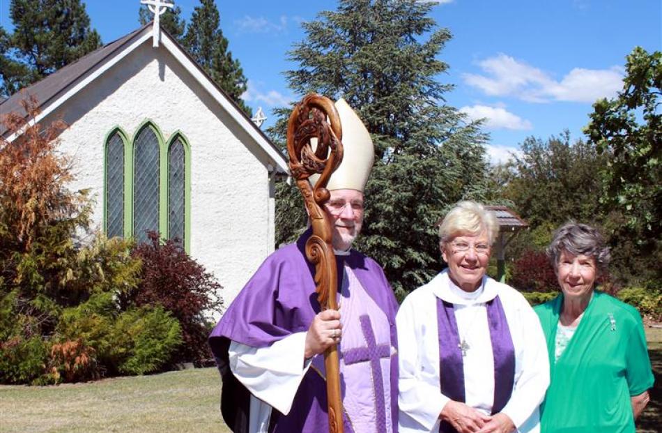 Dunedin Anglican Bishop, the Rt Rev Kelvin Wright (left), Dunstan Parish vicar the Rev Penny...