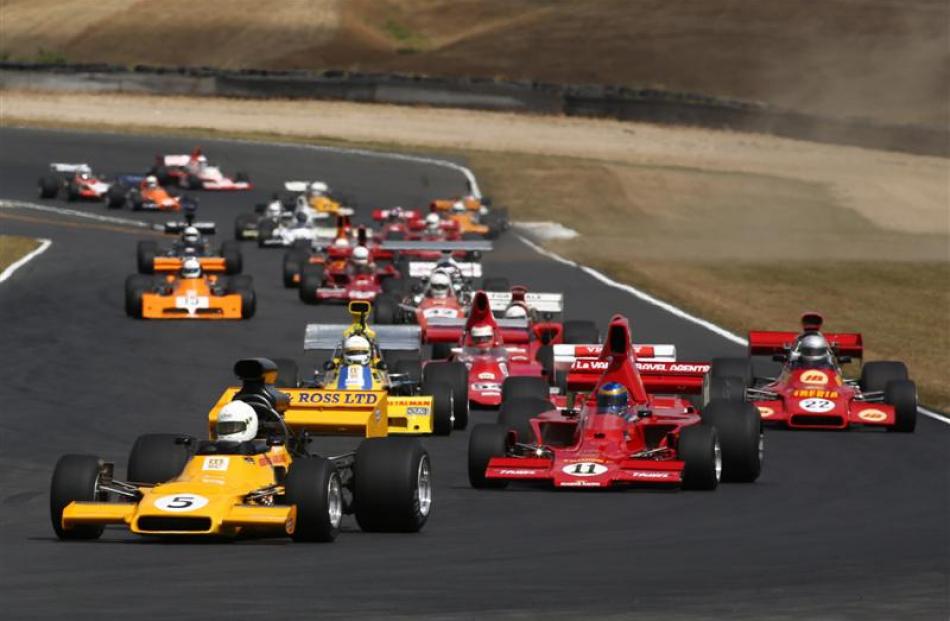Dunedin driver Steve Ross leads the field during the fifth round of the F5000 Tasman Cup Revival...