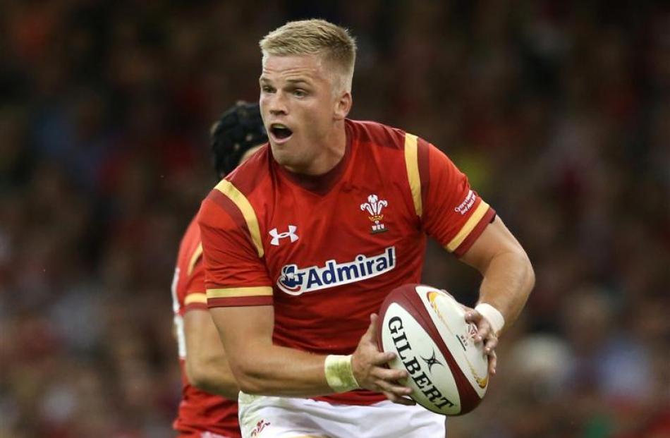 Former Blues and Chiefs back Gareth Anscombe has been called into the Wales Rugby World Cup squad...