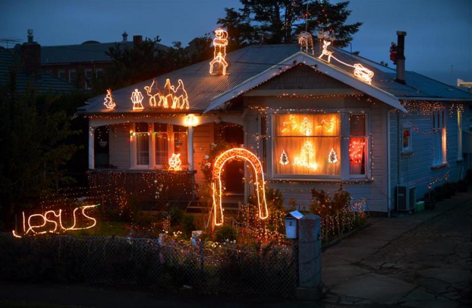 Forth St, Mosgiel. Photos by Stephen Jaquiery and Peter McIntosh.