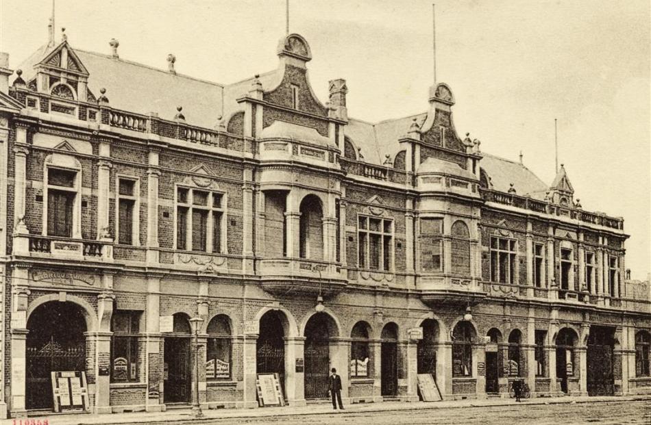 His Majesty’s Theatre’s Crawford St frontage in 1904. It was demolished in 1975. Photo by Richard...