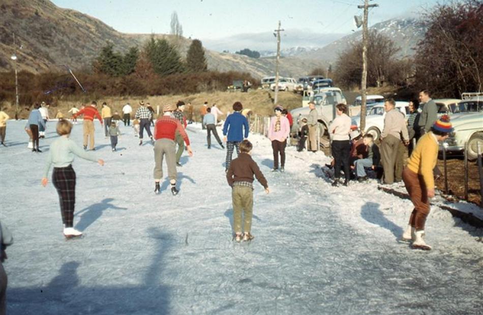 Ice-skating at the Nairn St rink, Arrowtown, circa 1965. Photo from the Clarke Collection.