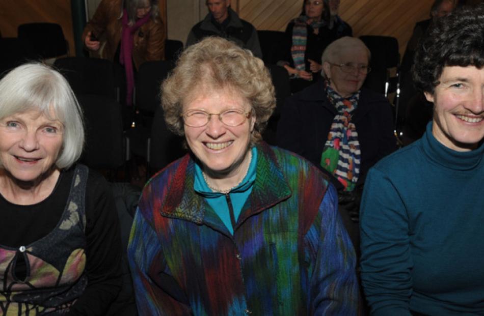 Janet Carrington, Mary Thompson, and Sue Galloway, all of Dunedin.