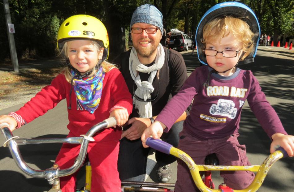 Jannicke (2) and Sven Feddern, of Germany, with Patrick Bennie (2), of Arrowtown.