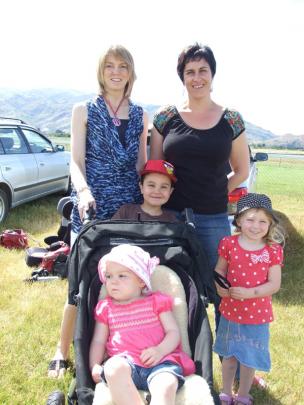 Jaye Nutting (left) and Kali MacDonald, both of Cromwell, with Brodie Nutting (1, front), Van...