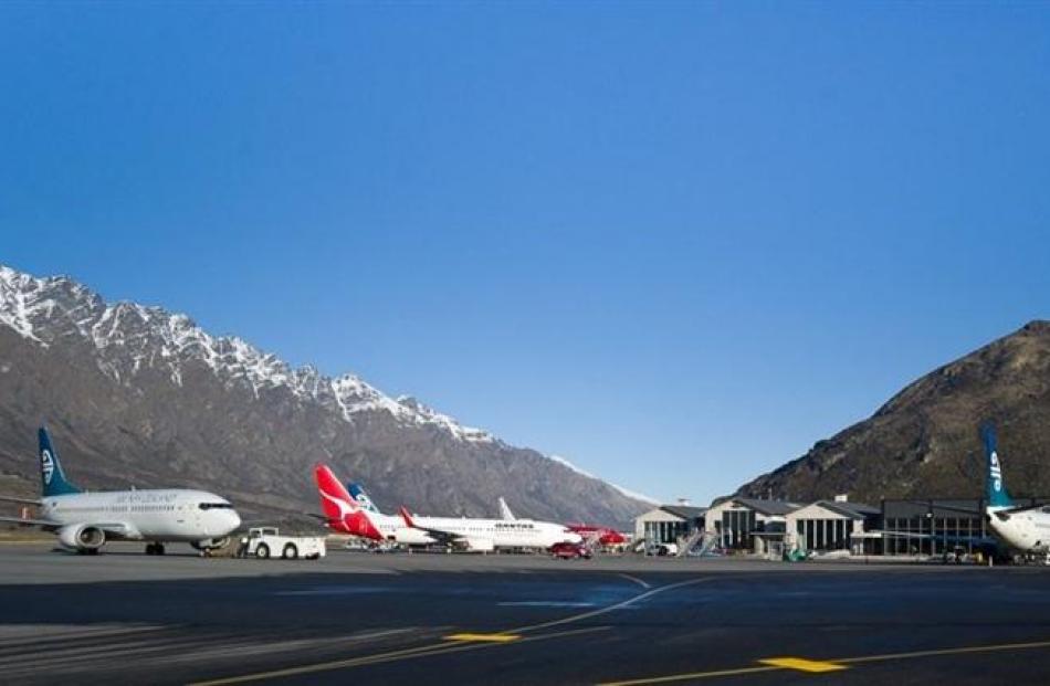 Jetstar and Air New Zealand on the tarmac at Queenstown Airport. Photo by ODT.