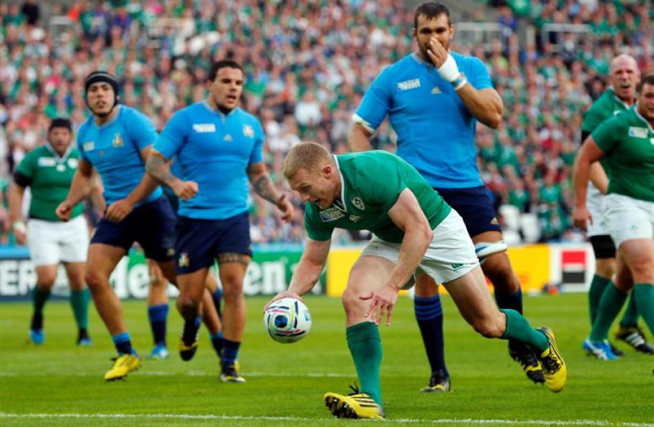 Keith Earls scores a try for Ireland. Photo: Reuters