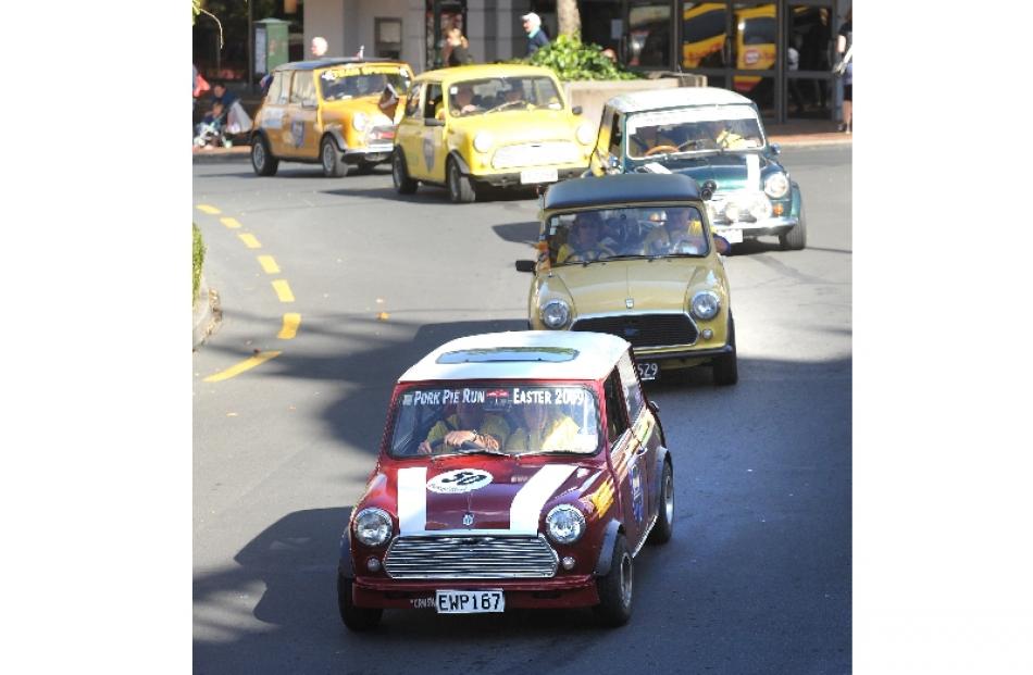 Minis scoot round the Octagon yesterday. Photos by Peter McIntosh.