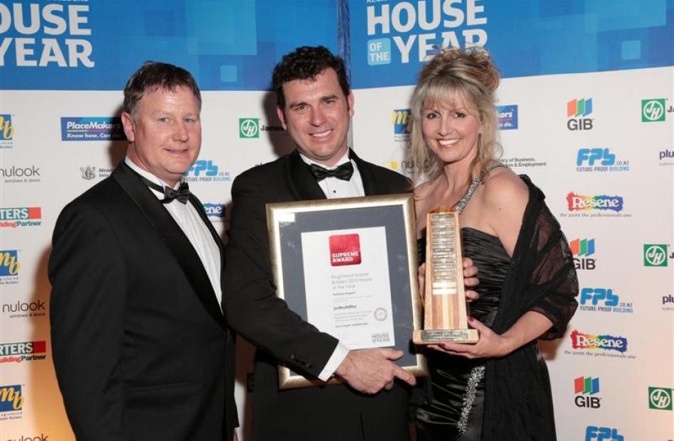 Registered Master Builders Federation president David Fabish (left) with Southern Region...