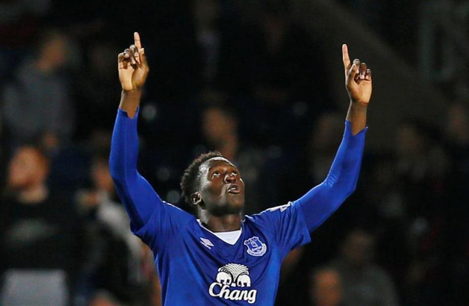 Romelu Lukaku celebrates scoring Everton's third goal. Photo: Reuters