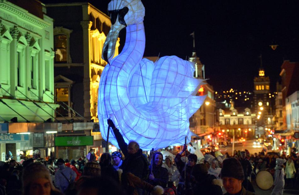 Swan lantern by Ali Bramwell of Otago Polytechnic art school. Photo by Gerard O'Brien.