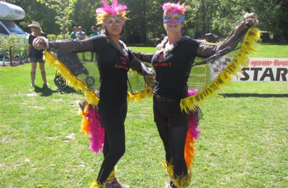 Team Birds of a Feather Camiller Deeman (left) and Wendy Ebsworth.