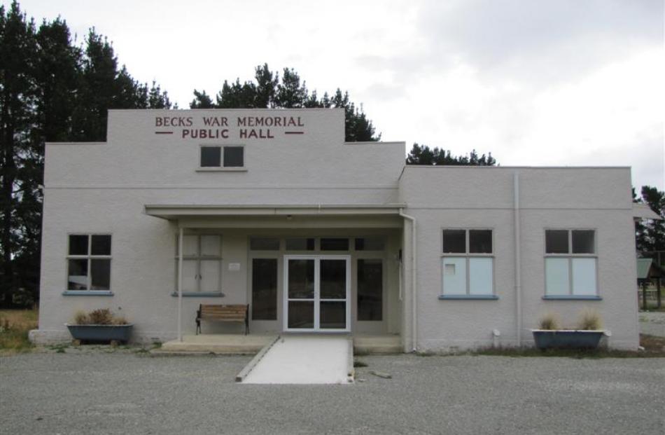 The Becks War Memorial Hall. Photo by Sarah Marquet.