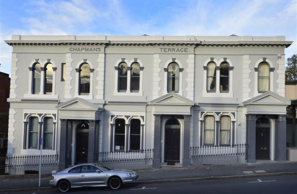 The Chapman's Terrace building in upper Stuart St, 119 York Pl. Photos by Peter McIntosh.