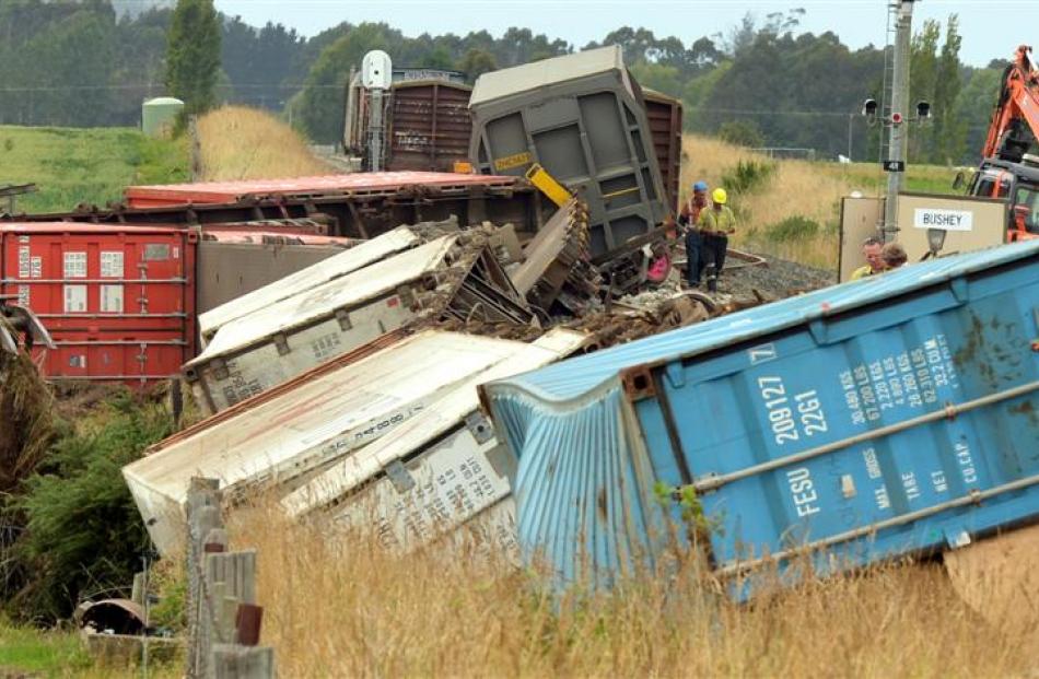 The derailment of nine wagons near Palmerston yesterday has prompted an investigation by KiwiRail...
