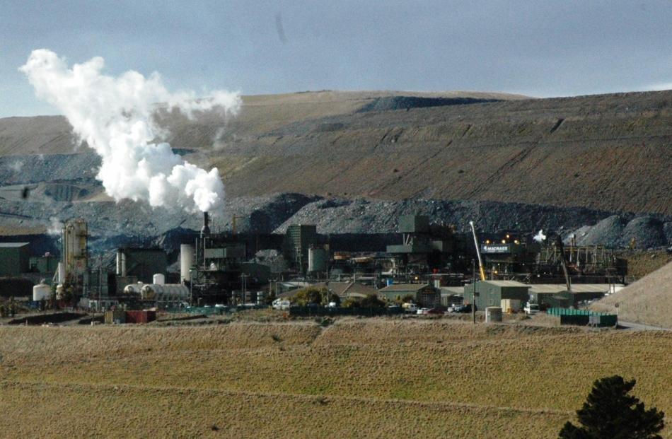 The Macraes gold mining and mineral processing complex in East Otago. Source: NZResources.com