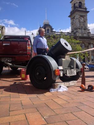 The Robbie Burns cannon is about to be fired. Photo by Shawn McAvinue.