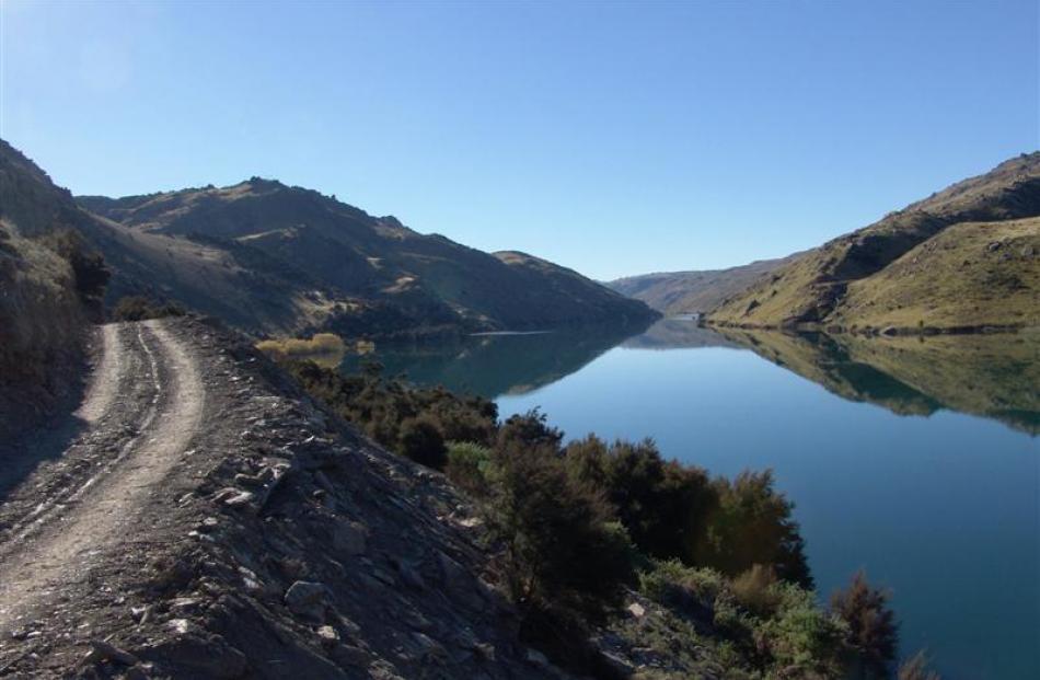 The Roxburgh Gorge trail under construction at the Lake Roxburgh Narrows. Photo supplied.