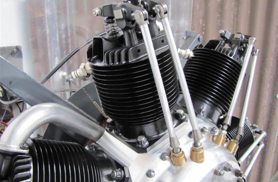 The Watson rotary valve engine.