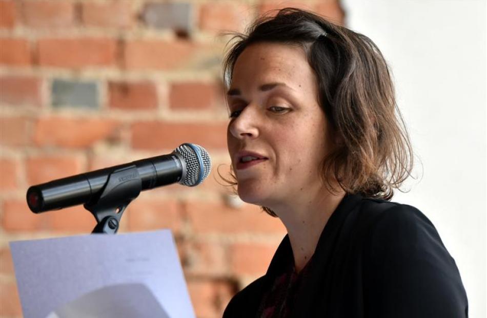 University of Otago 2015 Robert Burns Fellow Louise Wallace read her poem pine & sand last night...