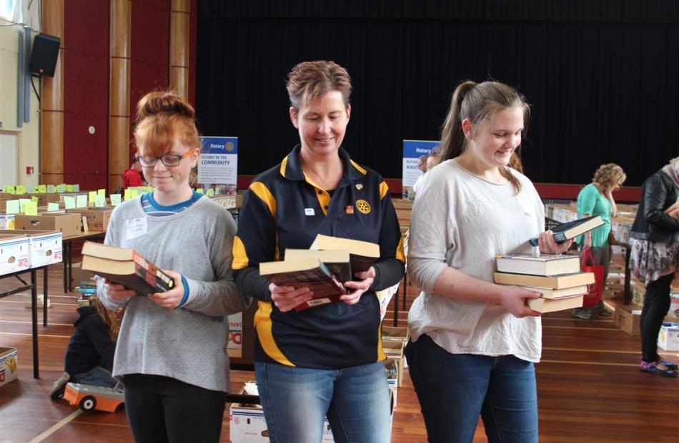 Balclutha Rotary Club event co-ordinator Tania Lowery with South Otago High School pupils...