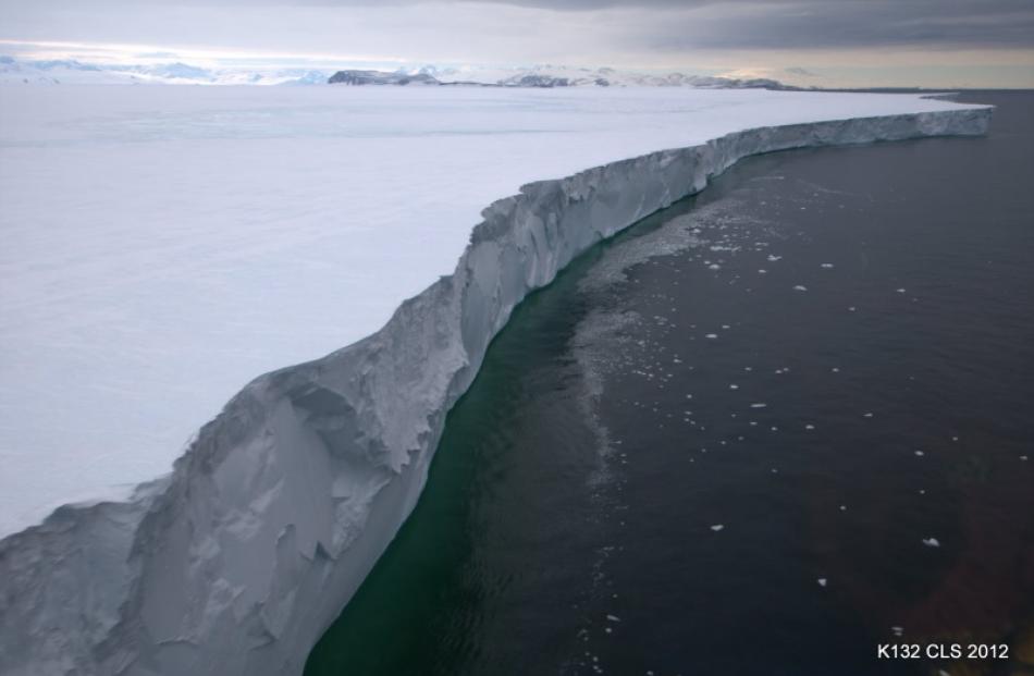 The Nansen Ice Shelf before the icebergs broke away. Photo: Craig Stevens