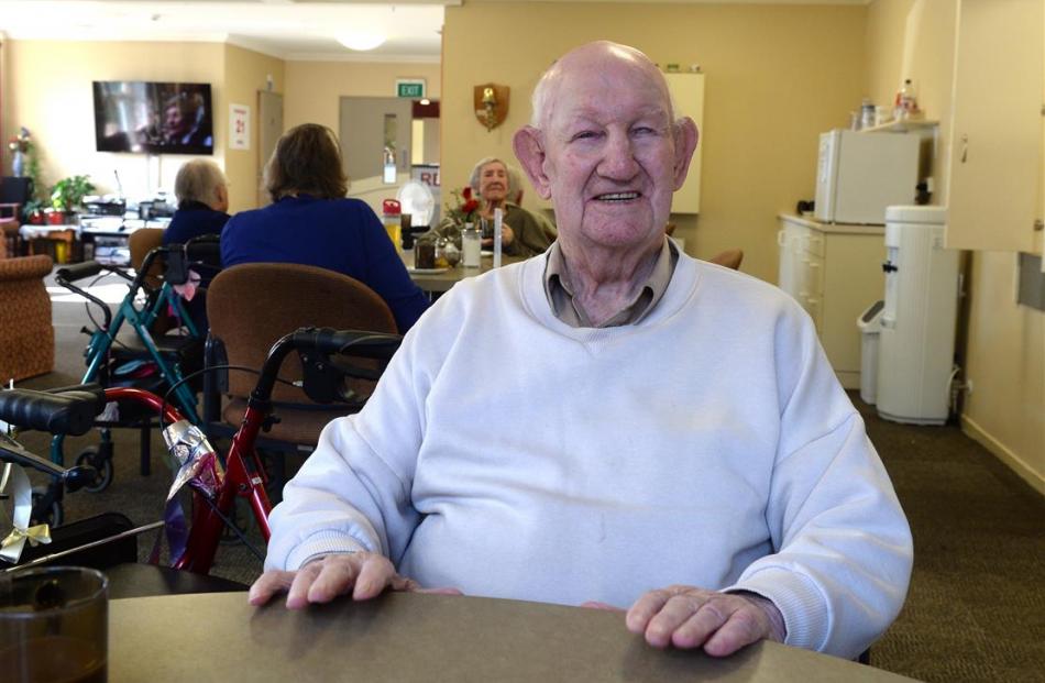 World War 2 veteran Duncan Peat is one of just eight  World War 2 veterans at Montecillo Veterans...