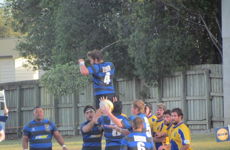 Action from today's game between Excelsior and Valley. Photo: Hayden Meikle