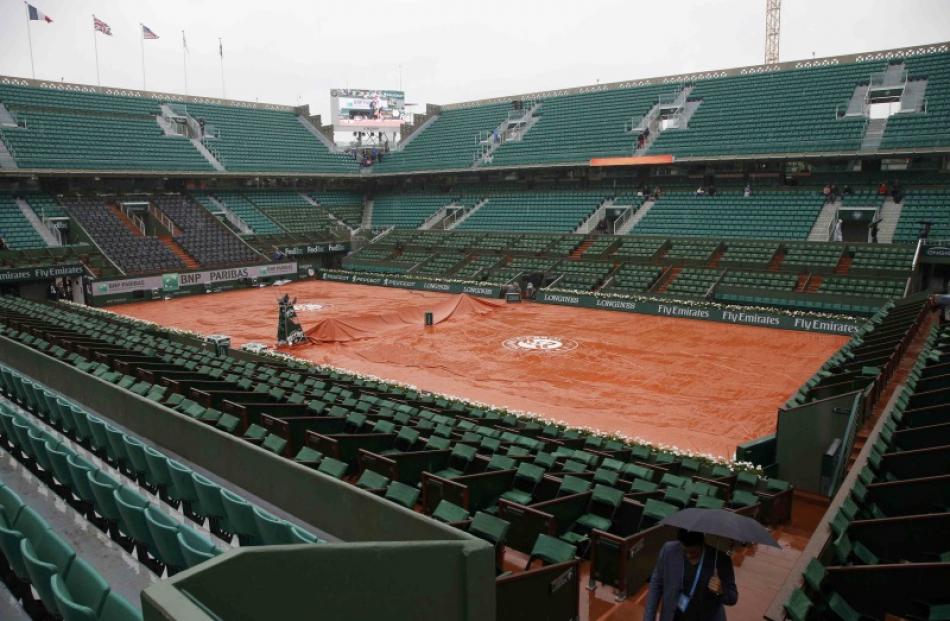 Roland Garros in the rain. Photo: Reuters