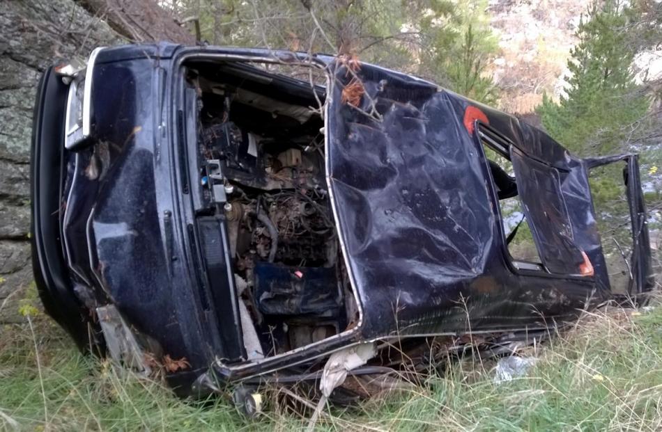 The stripped remains of a van near the Lower Manorburn Dam. Photo by Barrie Willis.