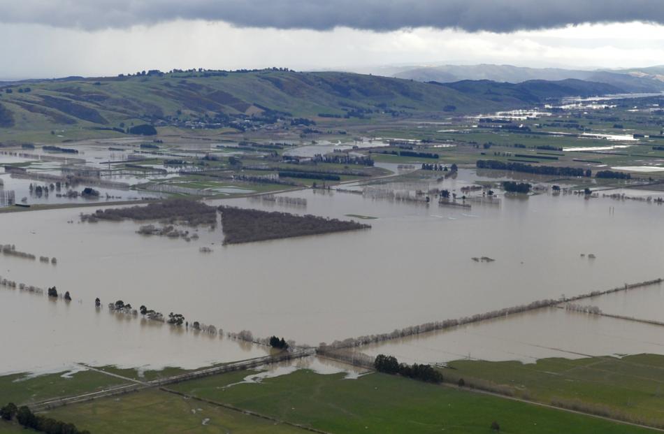 The Otago Regional Council called in commercial divers to repair a pump at Ascog on the Taieri flood protection scheme yesterday.