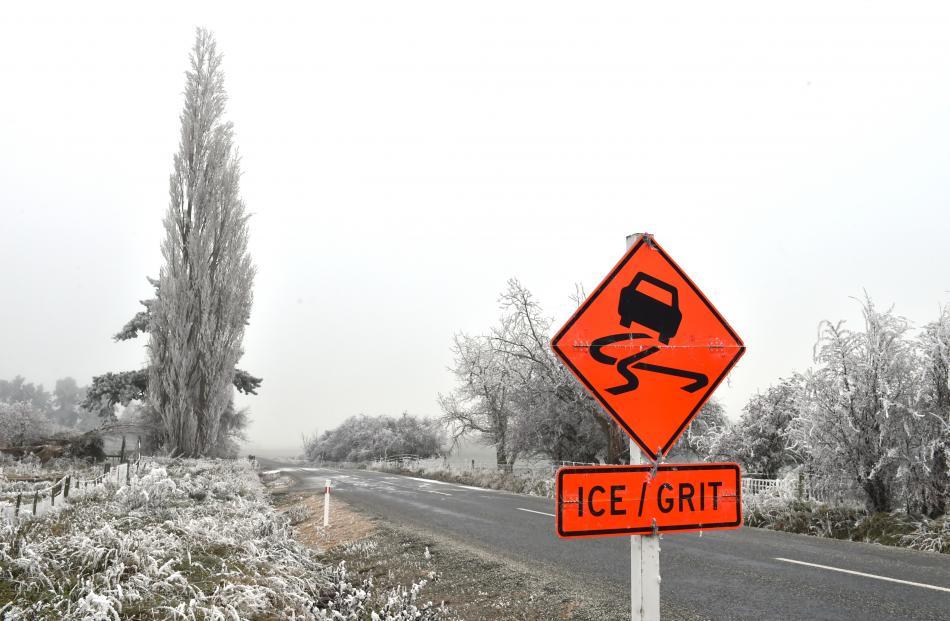 Ice warning sign at the start of the Becks to St Bathans Rd.